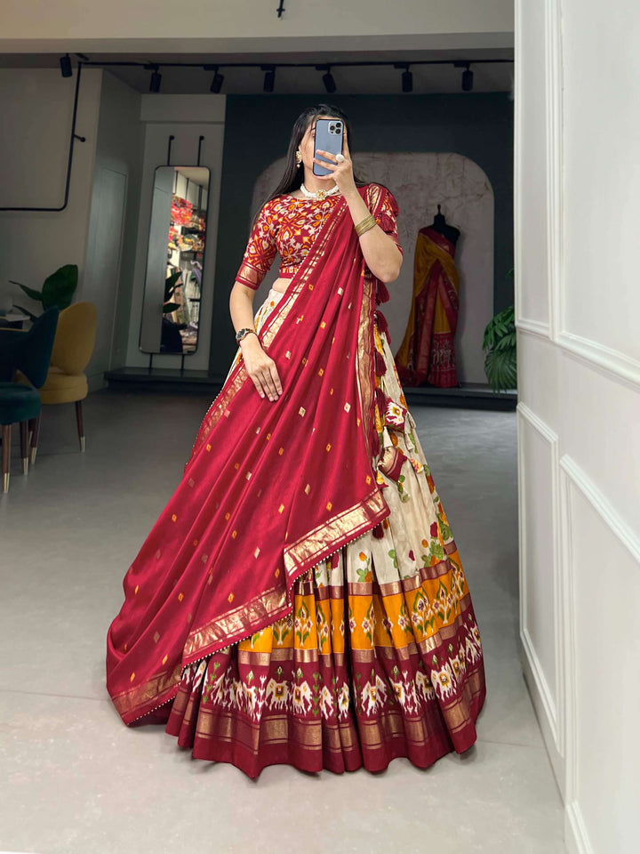 Queen Pink Floral Dola Silk Lehenga Choli - PAHRAVA