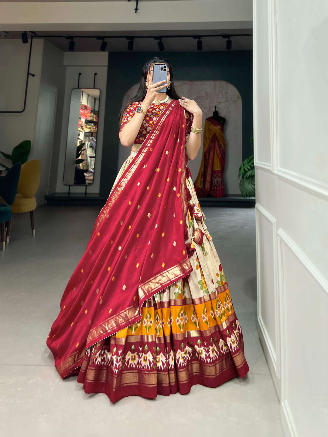 Queen Pink Floral Dola Silk Lehenga Choli - PAHRAVA