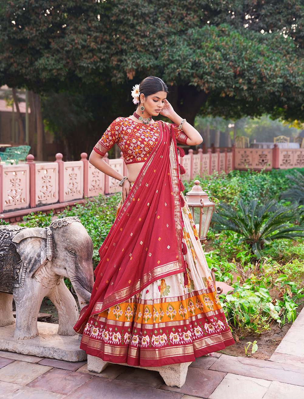 Queen Pink Floral Dola Silk Lehenga Choli - PAHRAVA