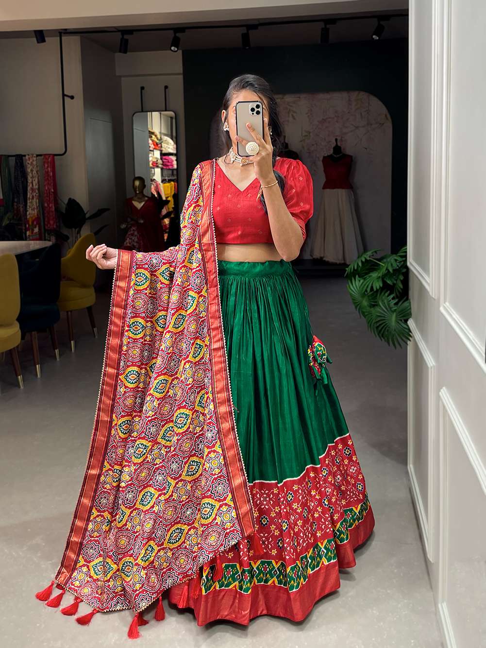 Peacock Green Traditional Dola Silk Lehenga Choli - PAHRAVA