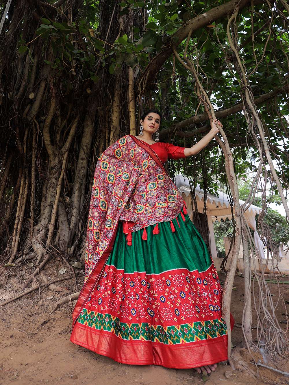 Peacock Green Traditional Dola Silk Lehenga Choli - PAHRAVA