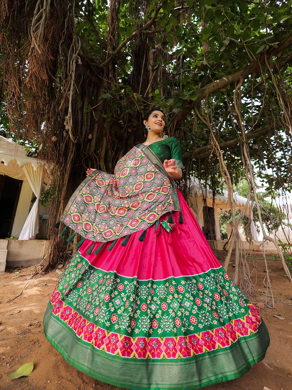 Queen Pink Traditional Dola Silk Lehenga Choli - PAHRAVA