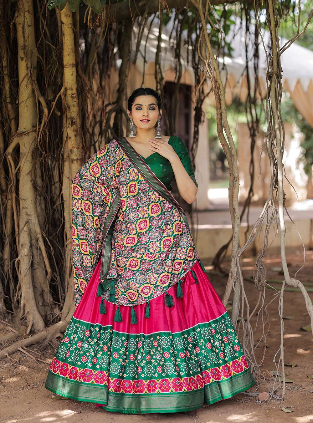 Queen Pink Traditional Dola Silk Lehenga Choli - PAHRAVA