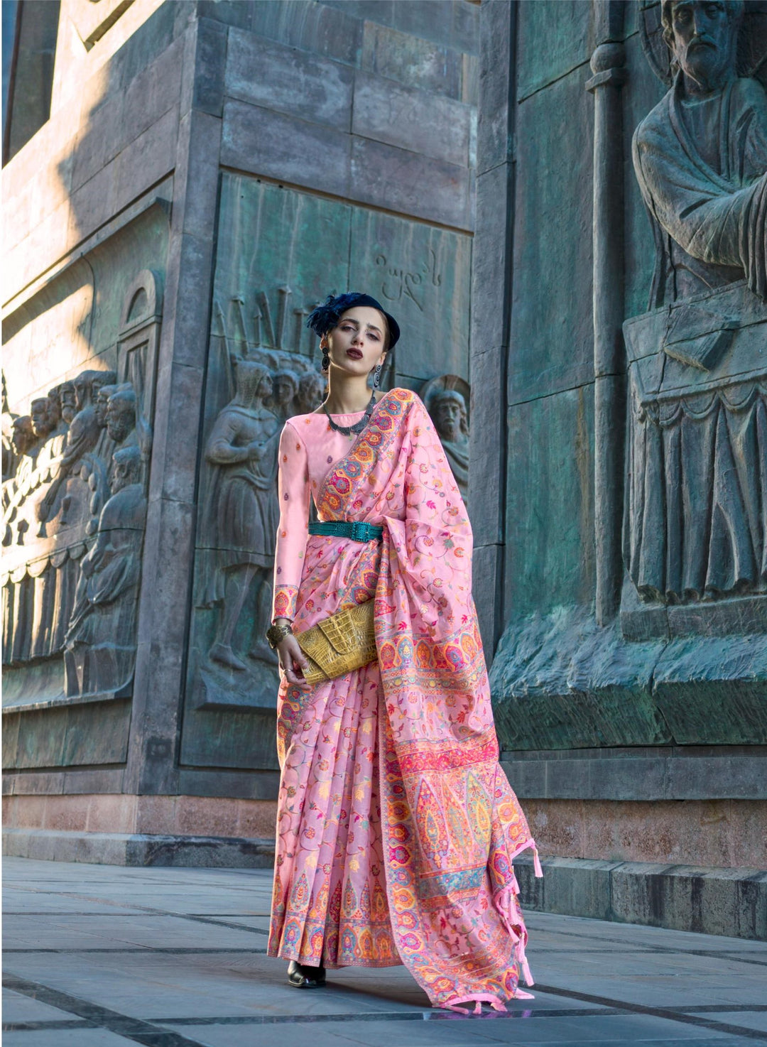 Light Pink Organza Handloom Weaving Saree - PAHRAVA