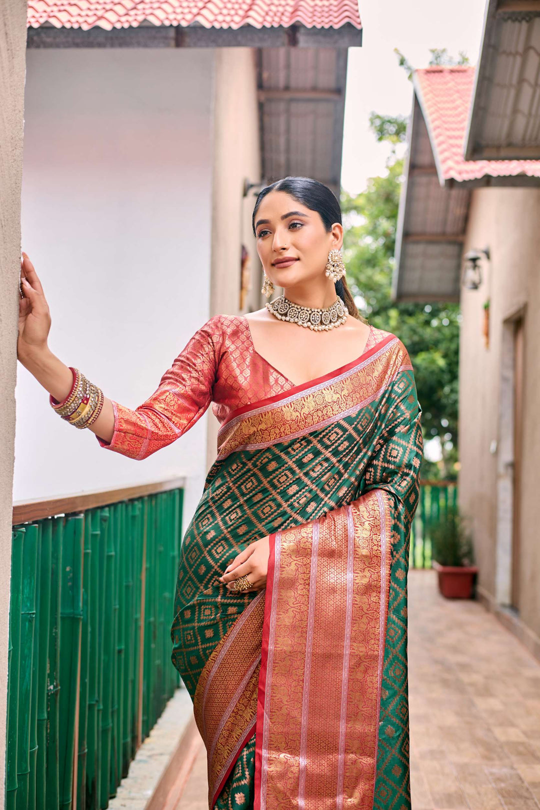 Antique Green Banarasi Handloom Soft Silk Pattu Saree - PAHRAVA