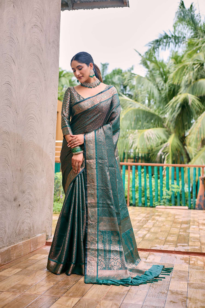 Peacock Green Soft Kubera Dharmavaram Pattu Saree - PAHRAVA