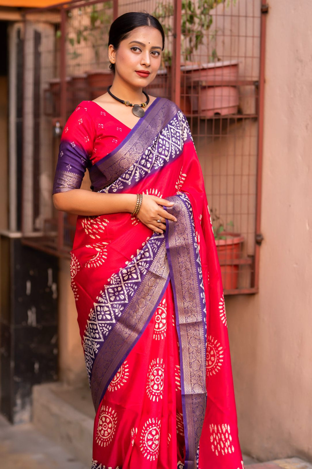 Dark Pink soft cotton cape with Jacq Zari woven border saree.