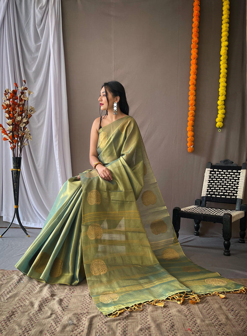 Silver grey Tissue Silk Saree - PAHRAVA