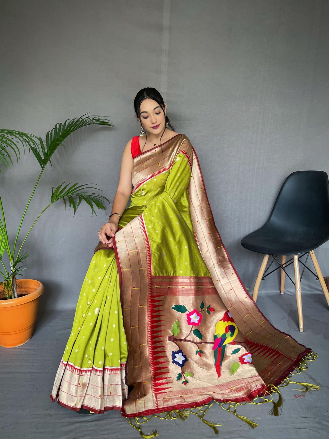 Mahendi Green Pure Paithani Silk Saree - PAHRAVA