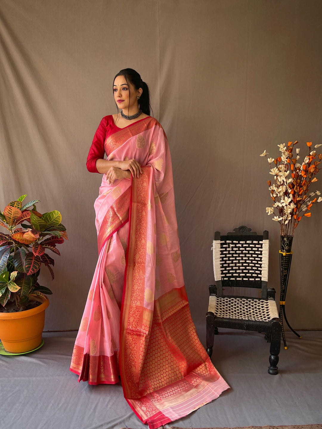 Plum Pink Soft Linen Weaving Sarees - PAHRAVA