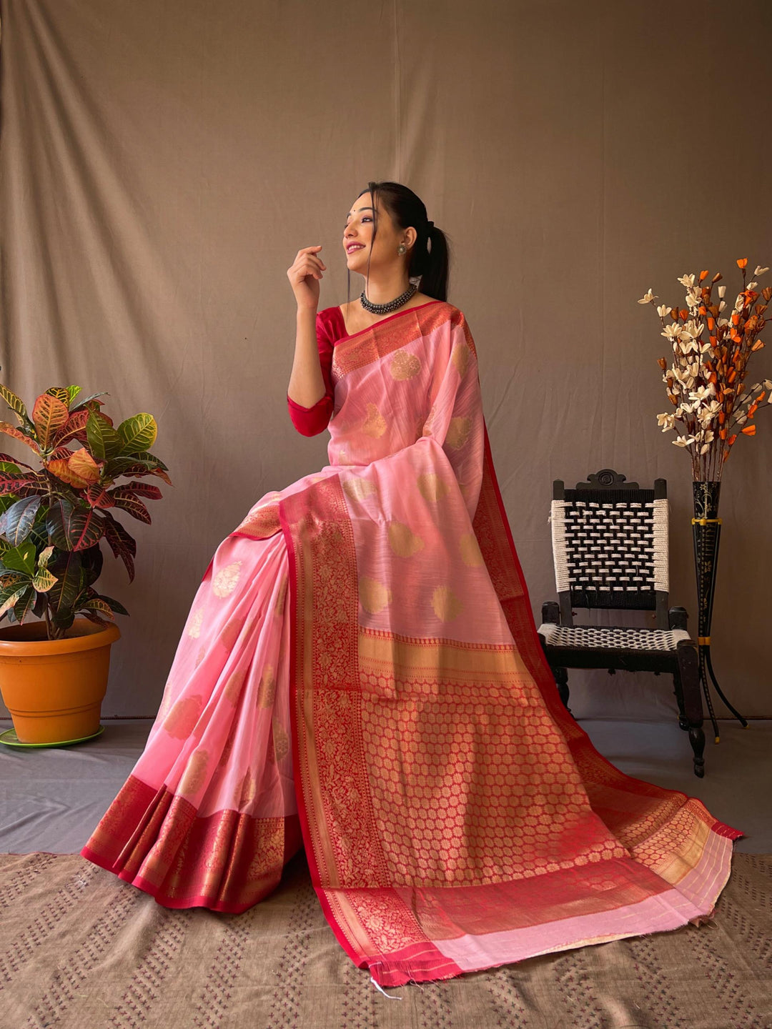 Plum Pink Soft Linen Weaving Sarees - PAHRAVA