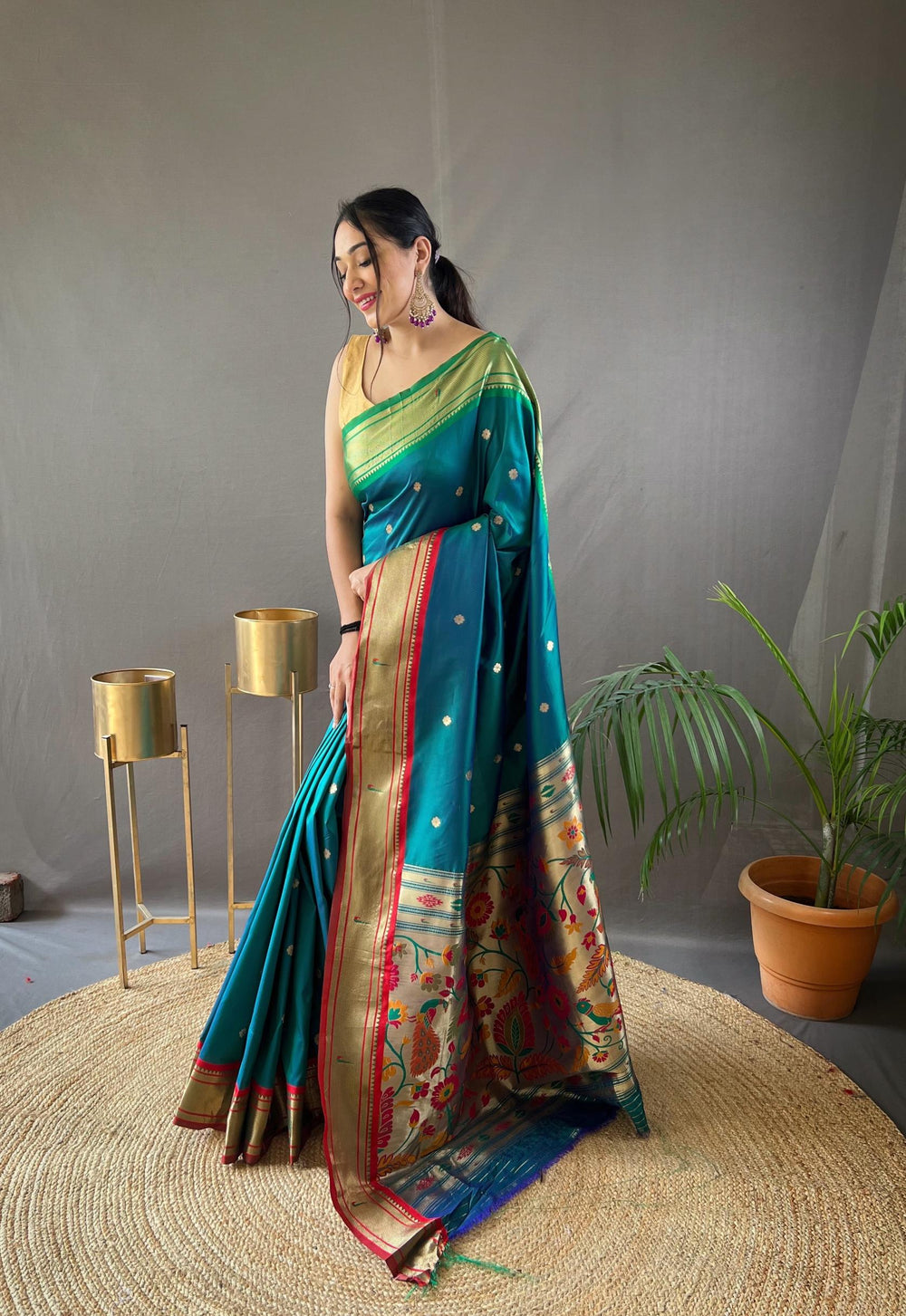 Peacock Green Ganga Jamuna Border Paithani Weave Saree - PAHRAVA