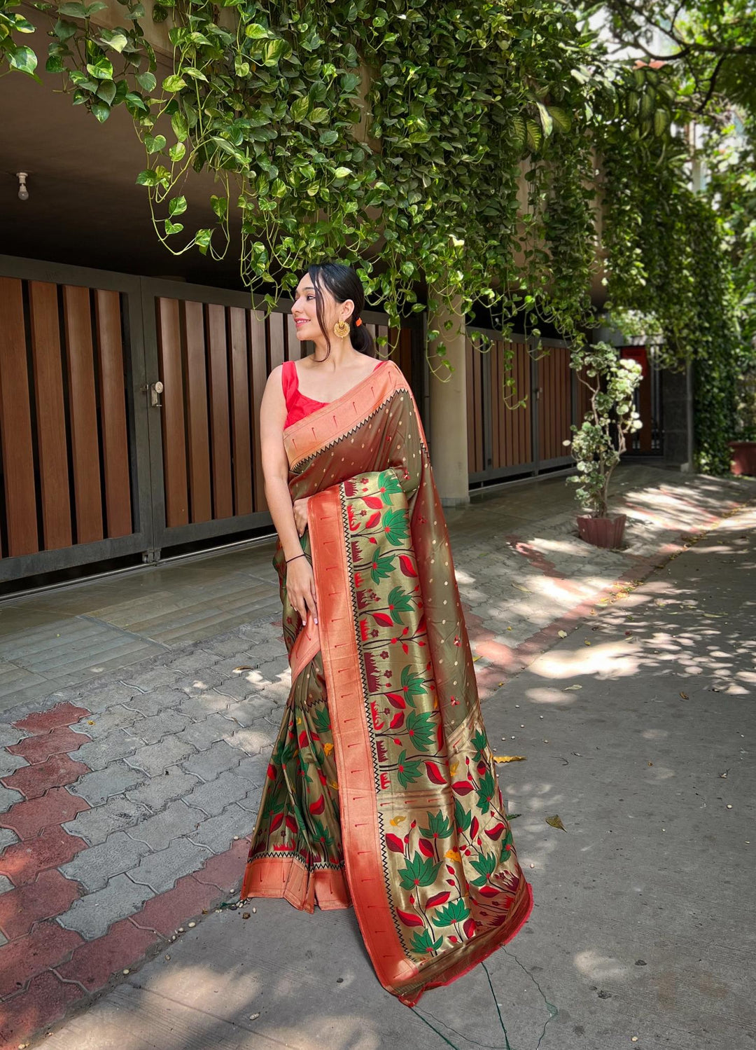 Deep Brown Pure Banarasi Paithani Silk Saree - PAHRAVA