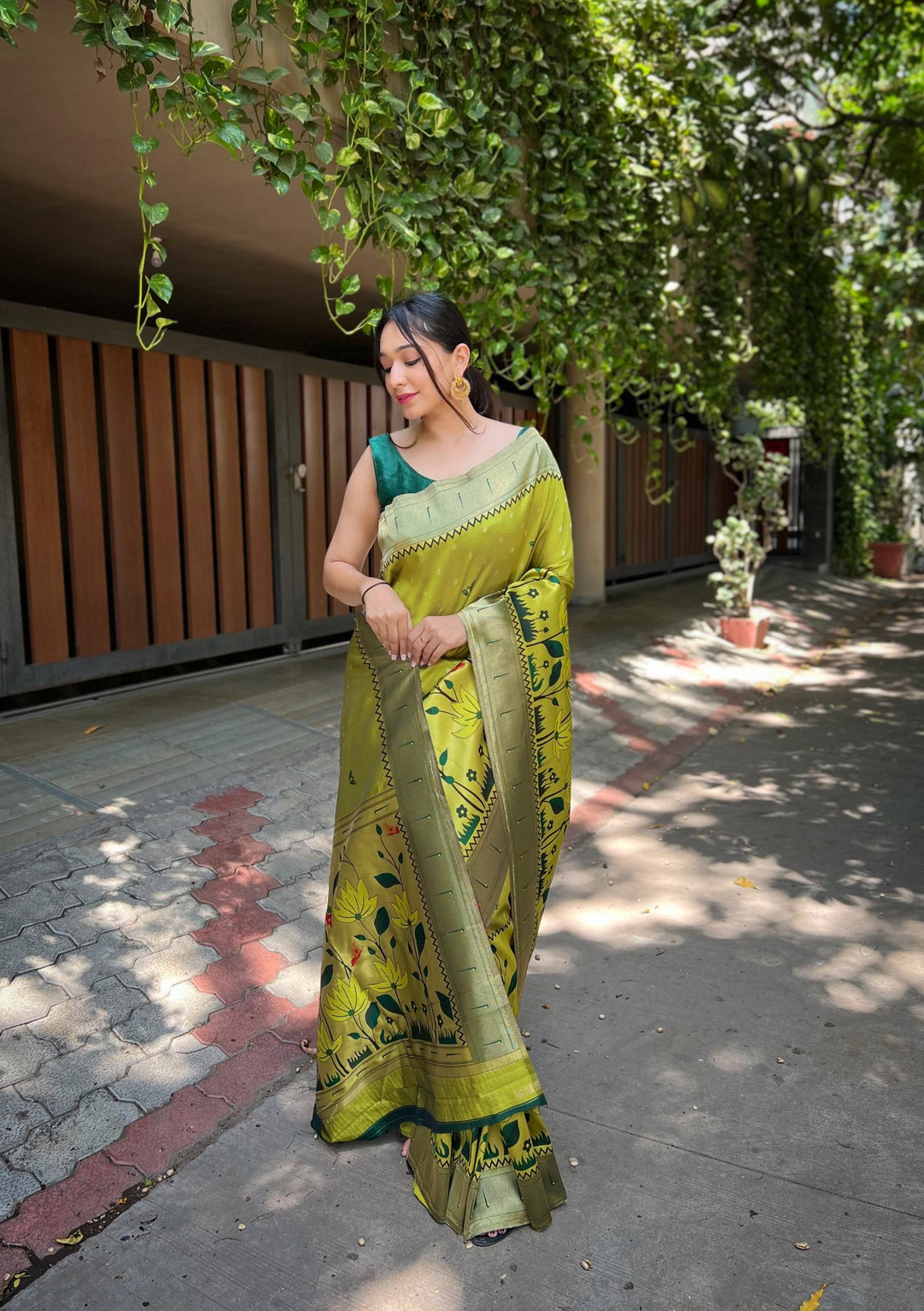 Mahendi Green Pure Banarasi Paithani Silk Saree - PAHRAVA