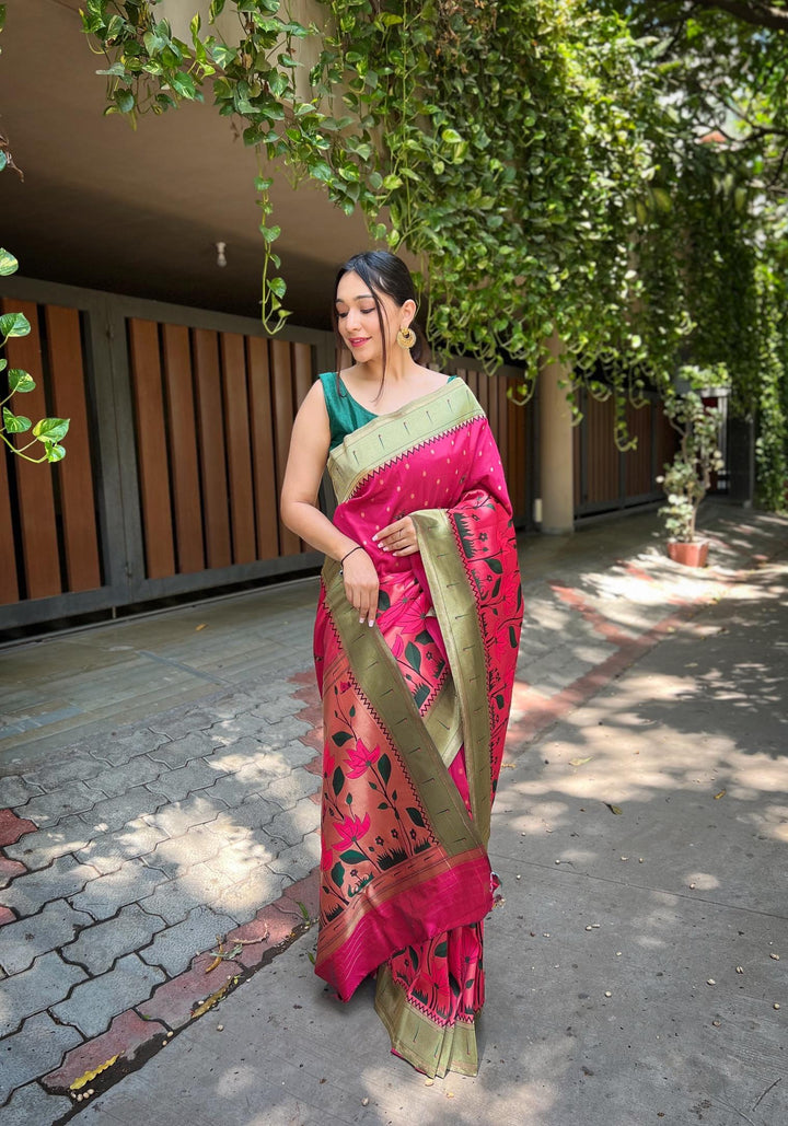 Queen Pink Pure Banarasi Paithani Silk Saree - PAHRAVA