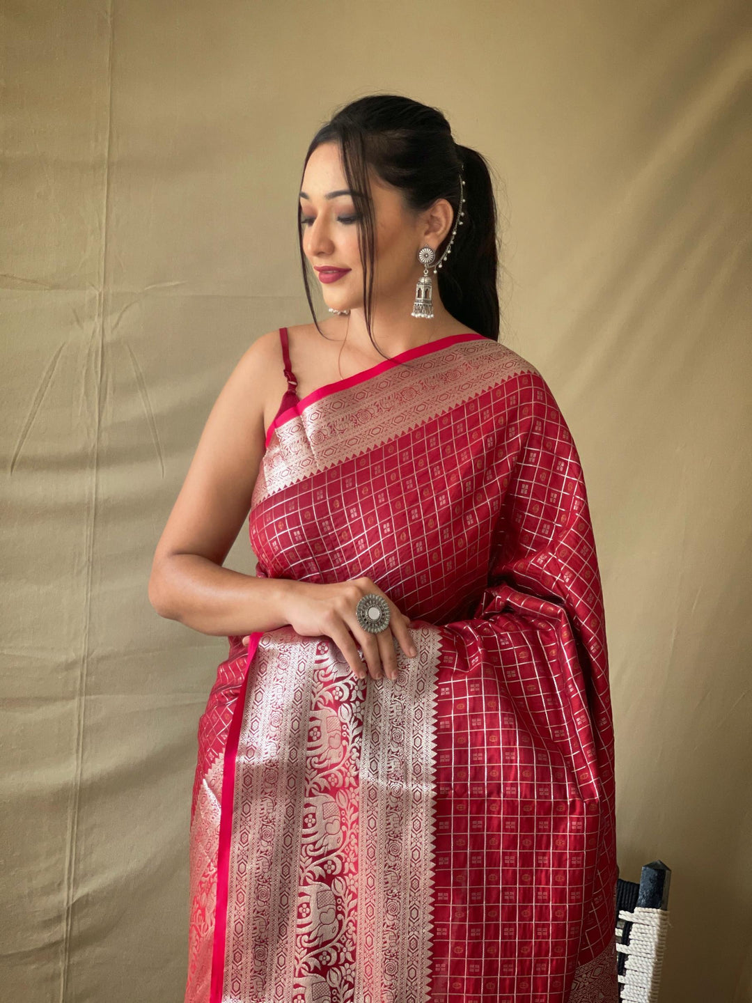 Brick Red Khicha Checks Silk Saree - PAHRAVA