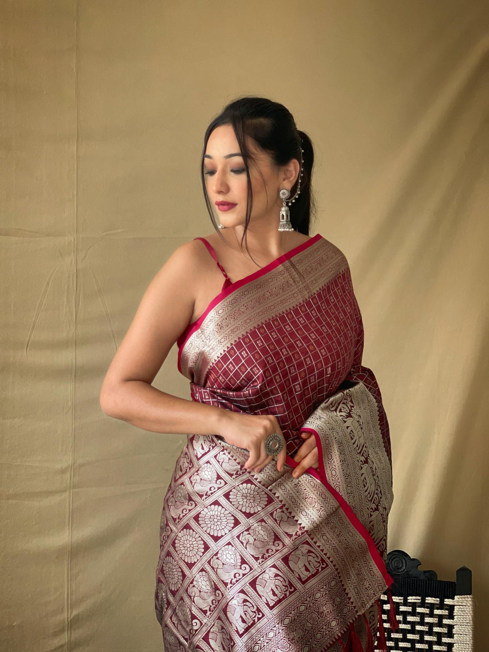 Bold Maroon Khicha Checks Silk Saree - PAHRAVA