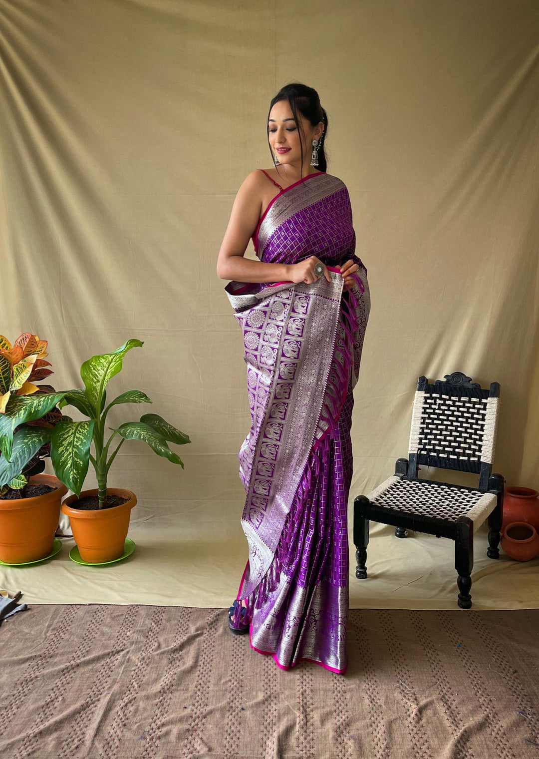 Pure Purple Khicha Checks Silk Saree - PAHRAVA