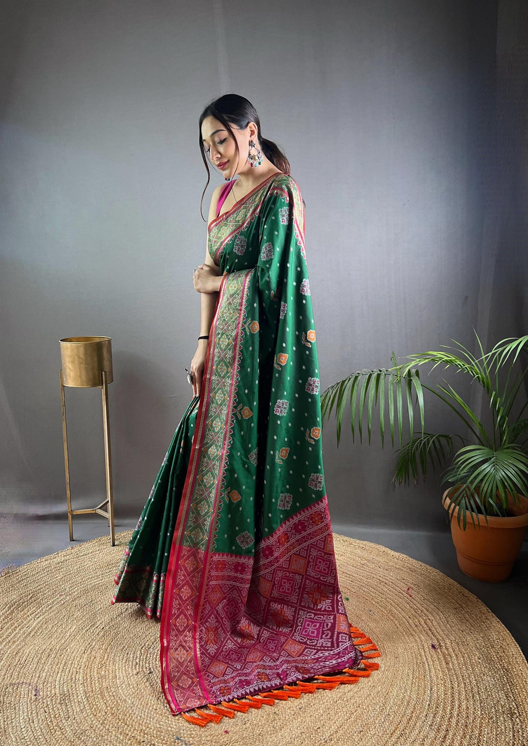 Traditional Green Soft Rangeen Patola Silk Saree - PAHRAVA