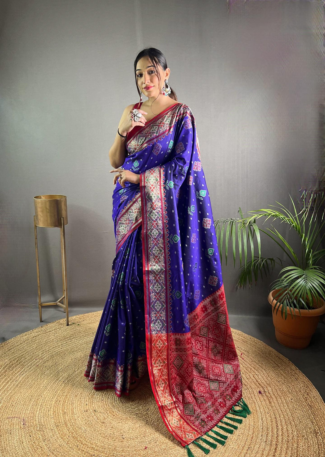 Bright Violet Soft Rangeen Patola Silk Saree - PAHRAVA