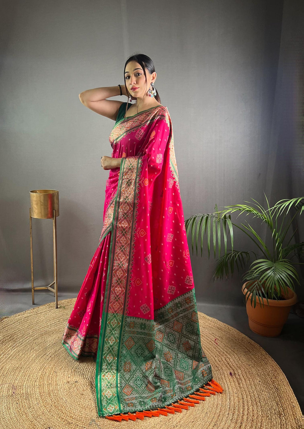 Classy Pink Soft Rangeen Patola Silk Saree - PAHRAVA