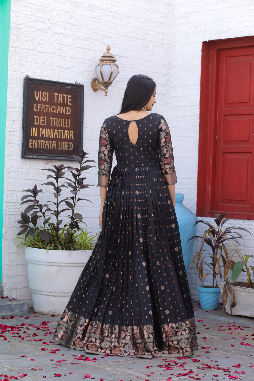 Black traditional gown with contemporary twist - PAHRAVA