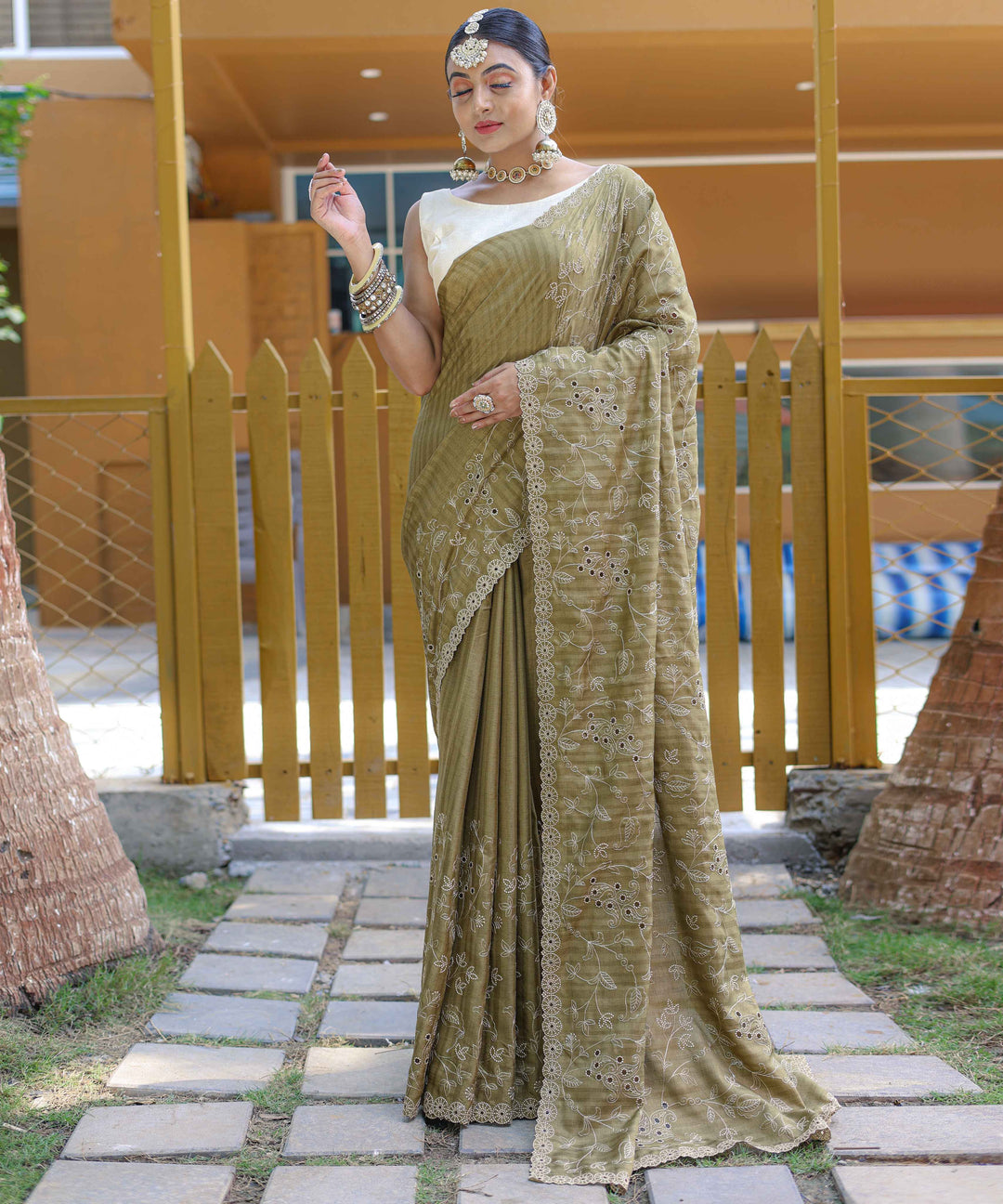 Rich Mahendi soft silk saree - PAHRAVA