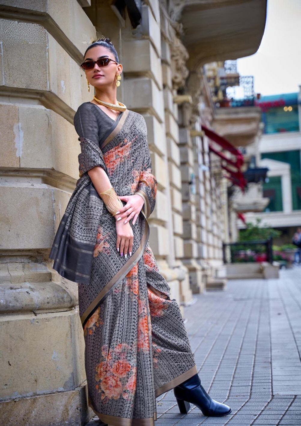 Mid Grey Print Poly Viscose Handloom Weaving Saree - PAHRAVA