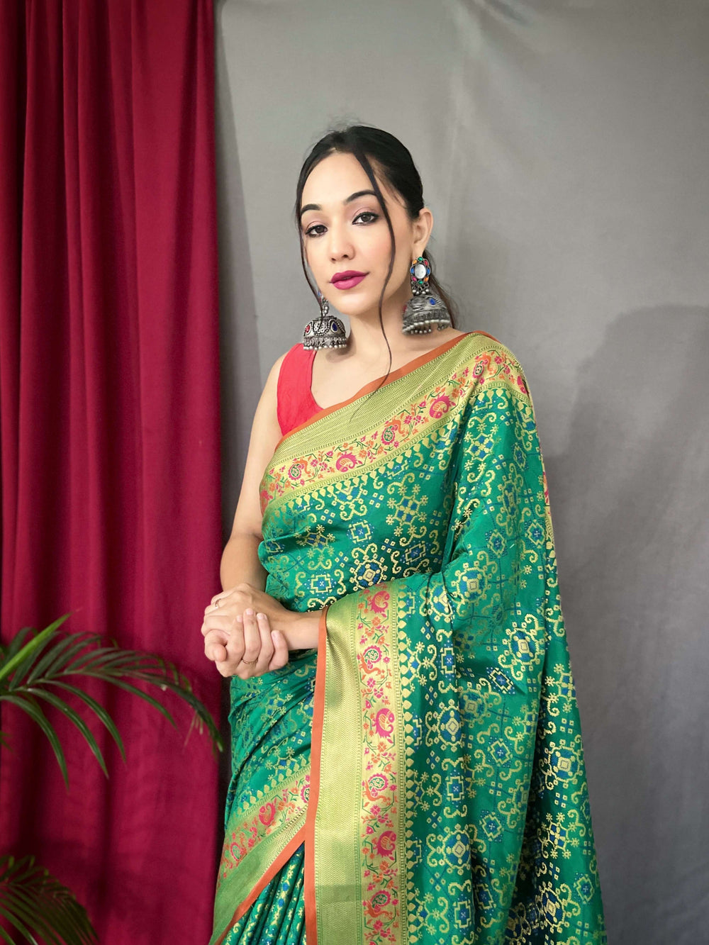 Traditional green fusion silk saree - PAHRAVA